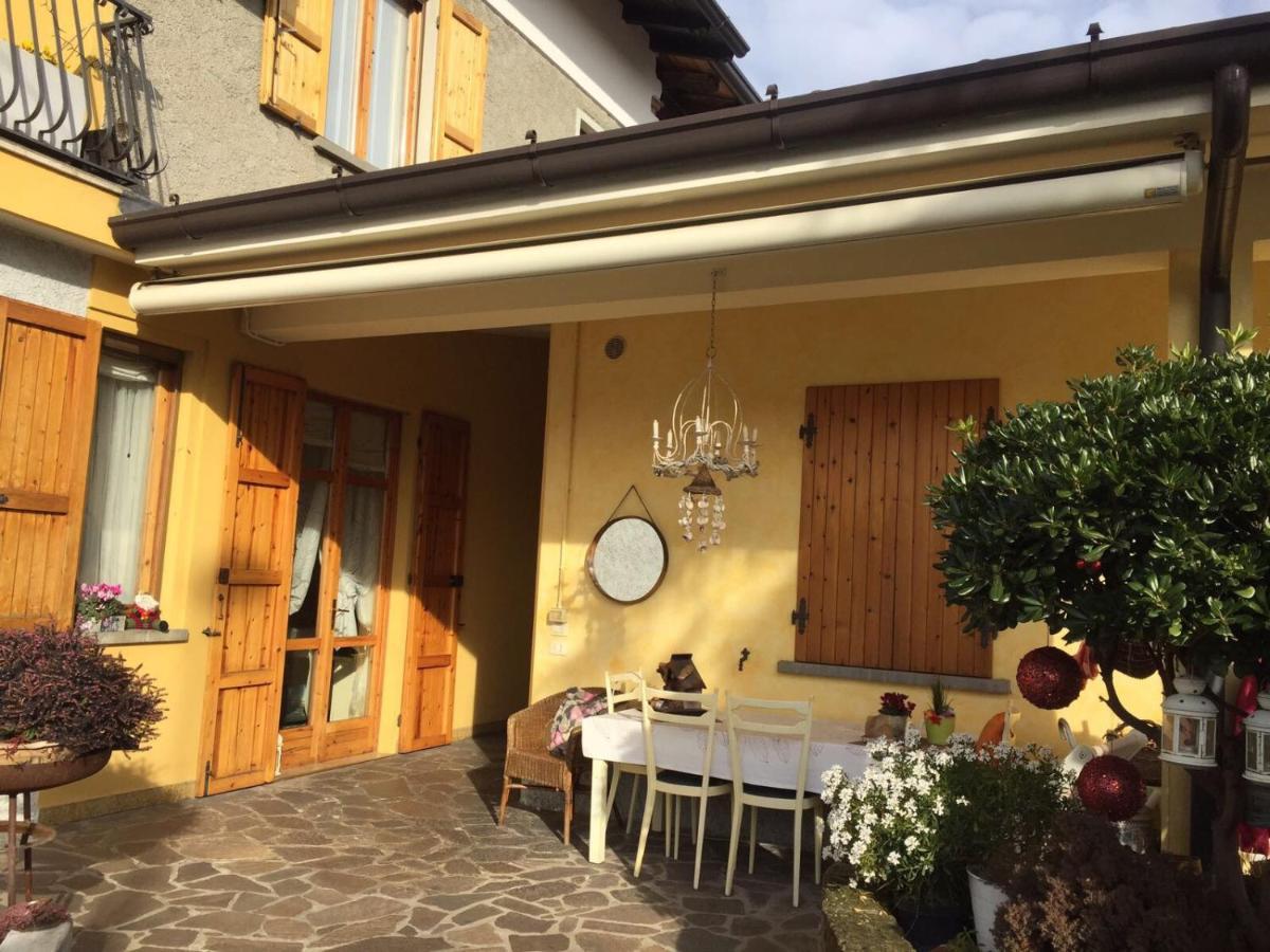 B & B Da Giusy Corte Franca Exterior photo