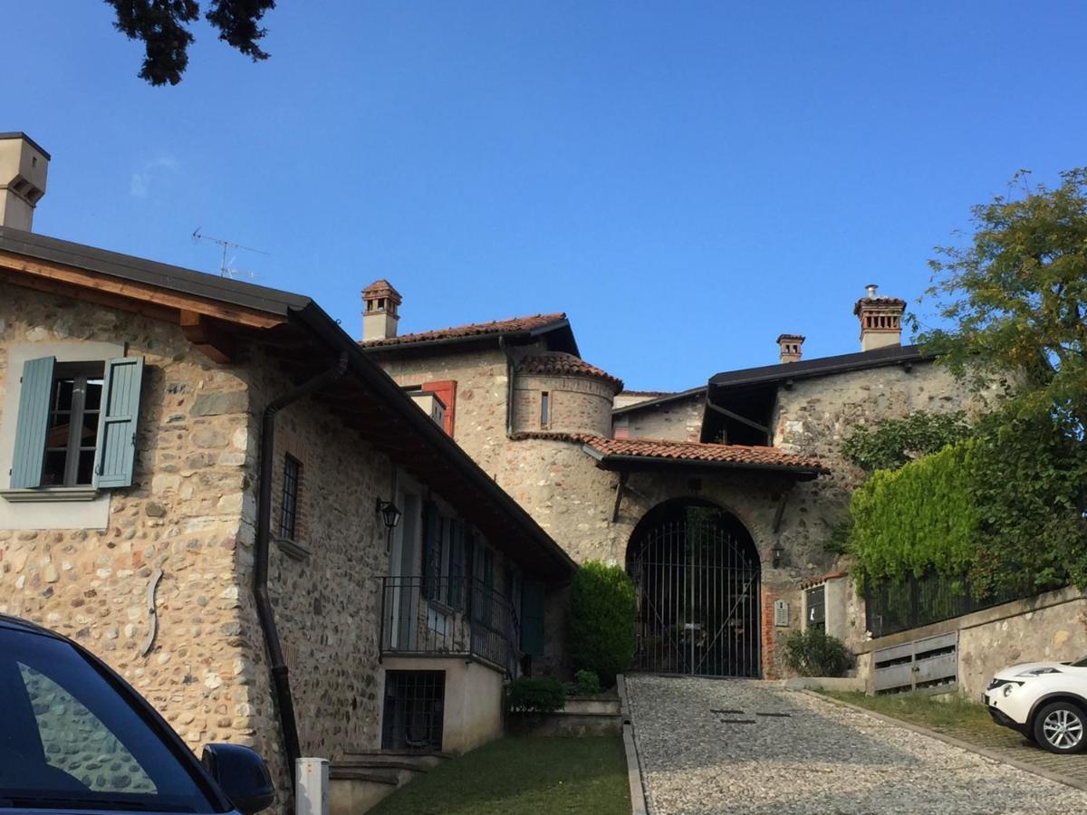 B & B Da Giusy Corte Franca Exterior photo