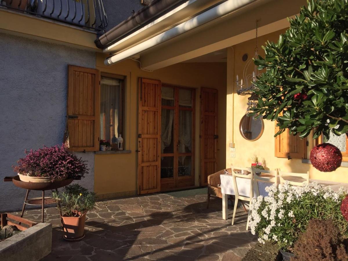 B & B Da Giusy Corte Franca Exterior photo