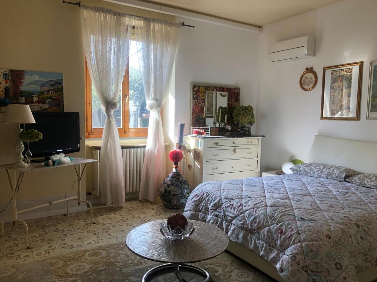 B & B Da Giusy Corte Franca Exterior photo